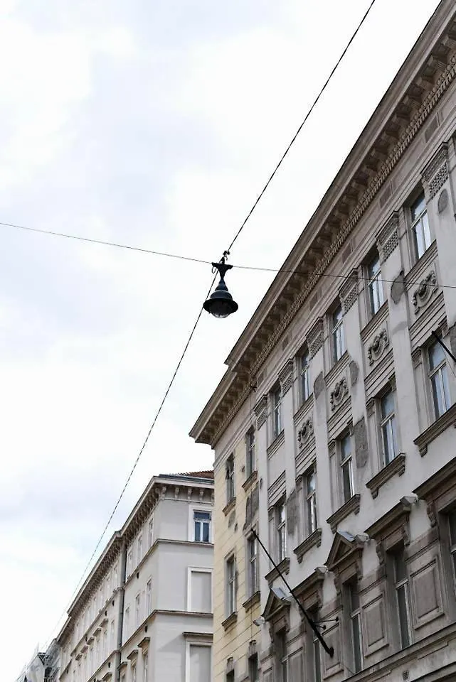 Very Central Apartment Close To Basilica Budapest Hungary